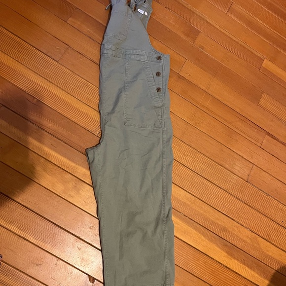 MATERNITY. Overalls. Size small. Green. Expandable sides - Picture 4 of 8